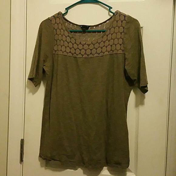 Brown gap shirt