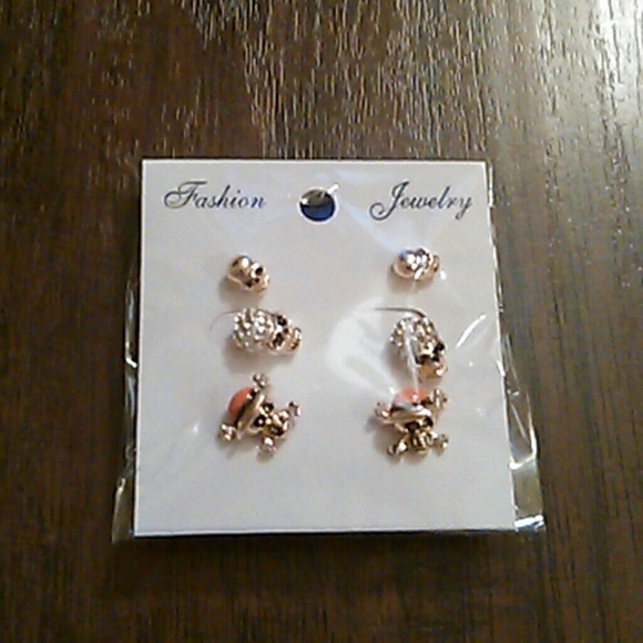 Earrings - Picture 1 of 1