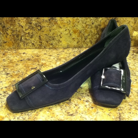 Blue suede Prada one inch heels 👠😜