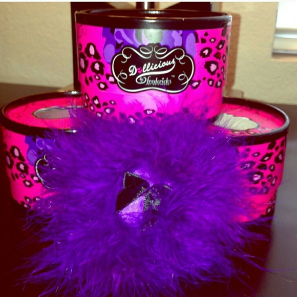 Fredericks of Hollywood shimmering body dust