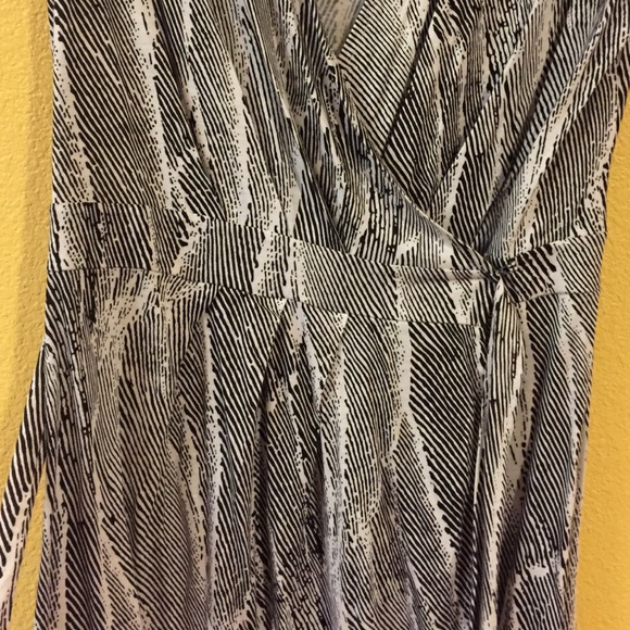 Stripped black / white Dress - Picture 2 of 4