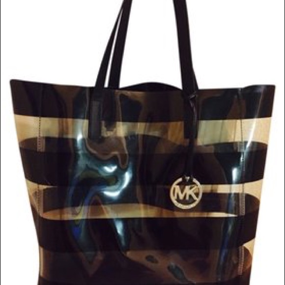 Michael Kors Summer Hangbag