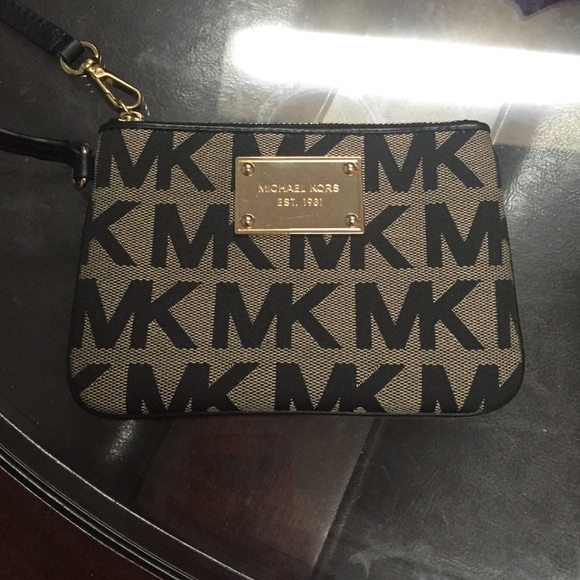 Authentic Michael Kors Wristlet