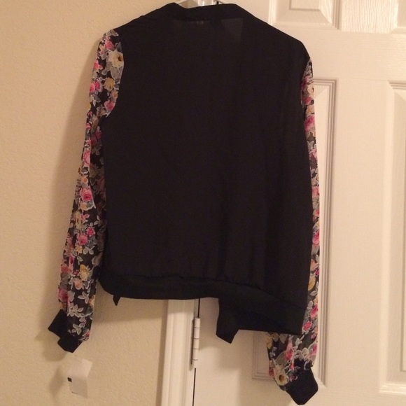 Blazer - Picture 2 of 2