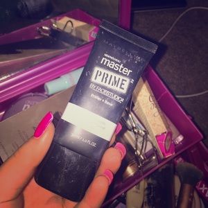 Master primer w/ smoothing & blurring properties💎