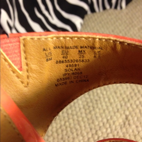 Heels - Picture 4 of 4