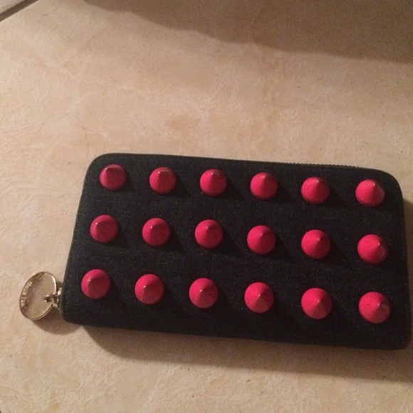 Deux Lux wallet with spikes