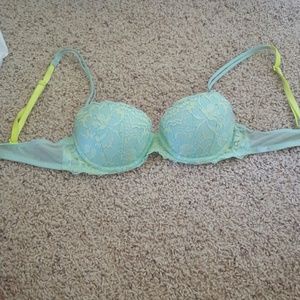 Pink Victoria secret bras! 2 for 1!