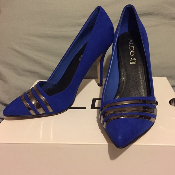 🚫Sold🚫Aldo, size 7.5 blue suede pumps.