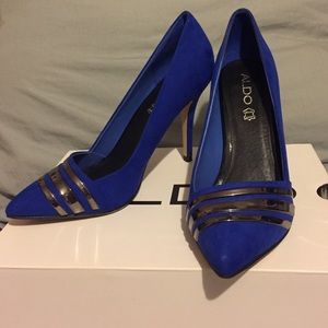 🚫Sold🚫Aldo, size 7.5 blue suede pumps.