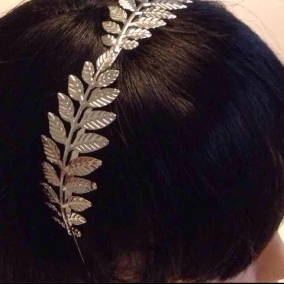 J. Crew Accessories - (💥Sale💥)Goddess headband💞vintage silver feather