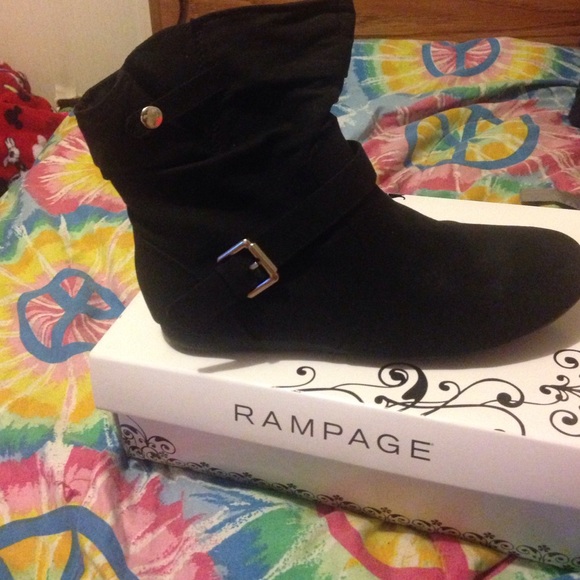 black ankle boots - Picture 1 of 3