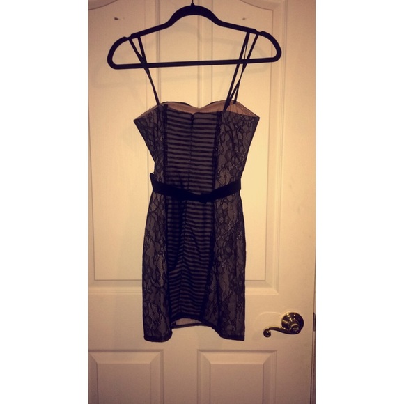 BCBGMAXAZRIA Dress, Strapless Belted Ruched Lace - Picture 3 of 4