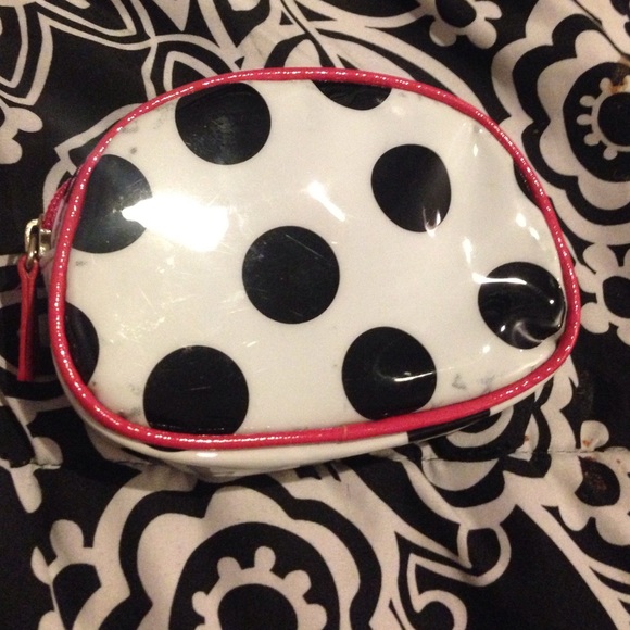 CUTE CHIC MAKEUP BAG!!!! - Picture 2 of 2