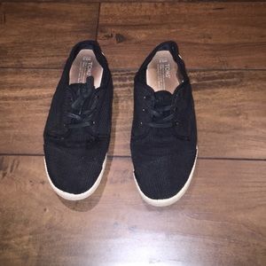Toms sneakers