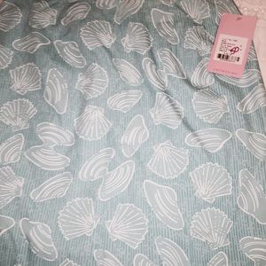 Lilly Pulitzer skirt with back zip one back pocket