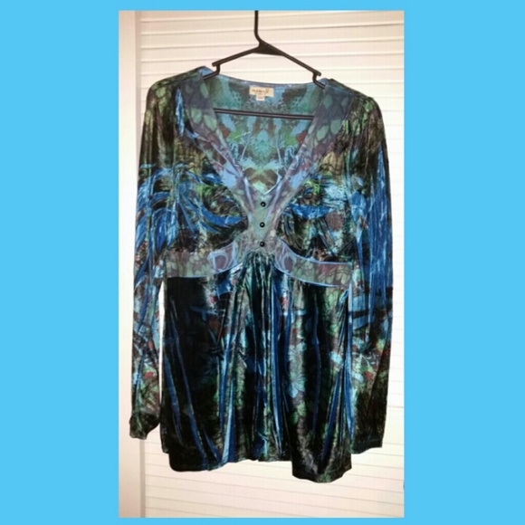Woman's Long Sleeve Blouse