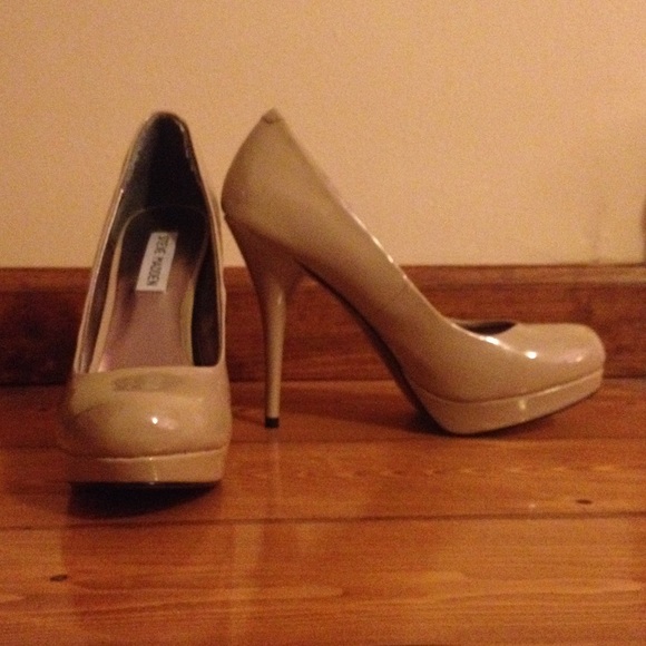 Steve Madden Nude Heels