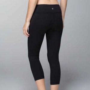 Wunder Under Crop Full on Luon Size 6 Black