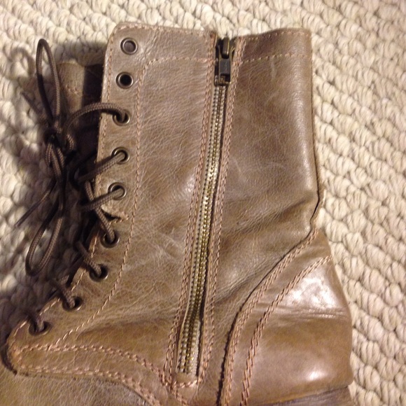 STEVE MADDEN BOOTS! - Picture 2 of 4