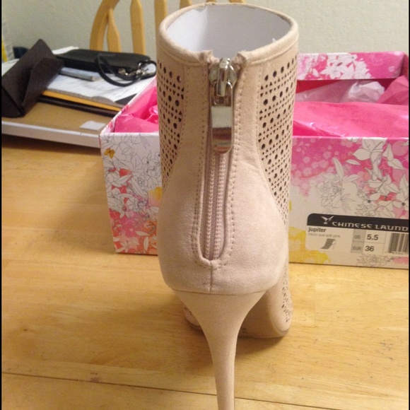 Chinese Laundry Jupiter booties in Soft Pink - Picture 2 of 2