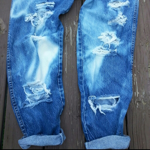 Vintage Denim Ripped Jeans - Picture 2 of 4