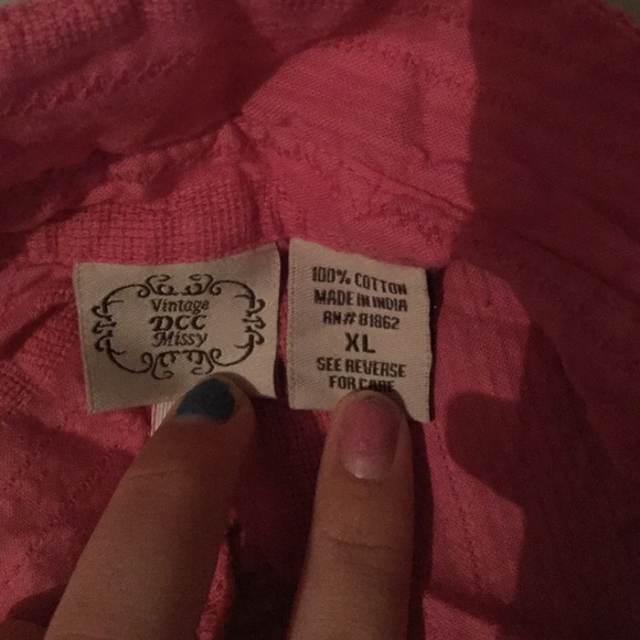 Vintage Styled Button Up Shirt - Picture 3 of 9