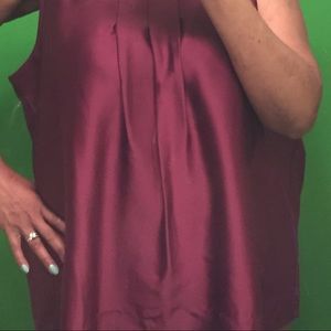 Apostrophe Sleeveless Shirt