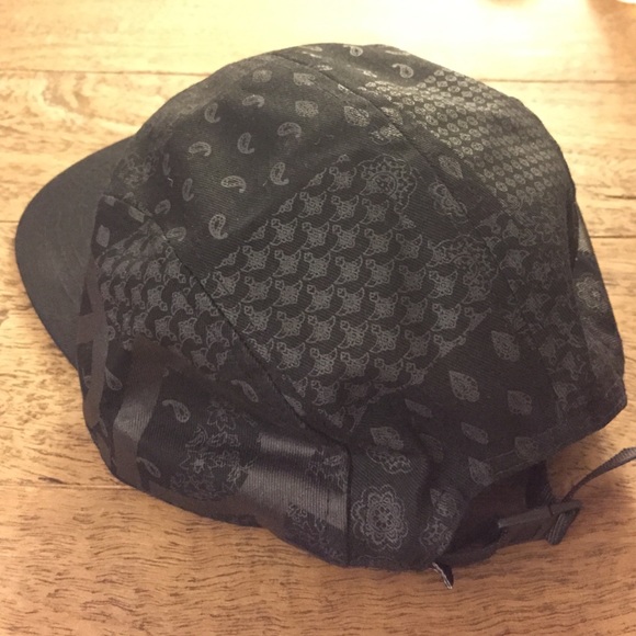 10 Deep 5 panel cap. Strap back. Never worn. - Picture 3 of 4