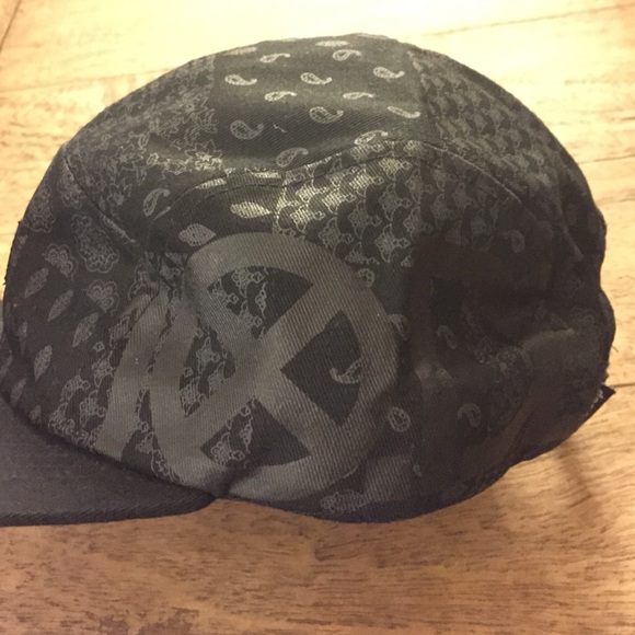 10 Deep 5 panel cap. Strap back. Never worn. - Picture 4 of 4
