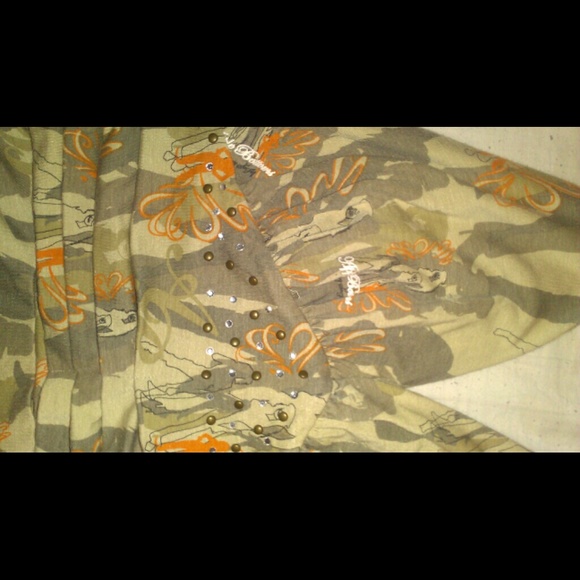 Halter top - Picture 3 of 3