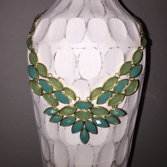 Teal and green necklace - Picture 1 of 1
