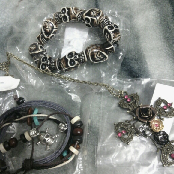3 skull Bundle