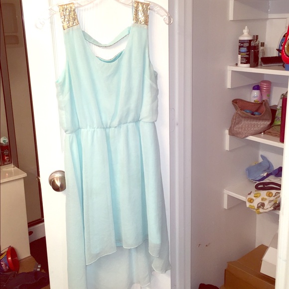 Charlotte Russe Dresses & Skirts - Mint green and gold high low dress