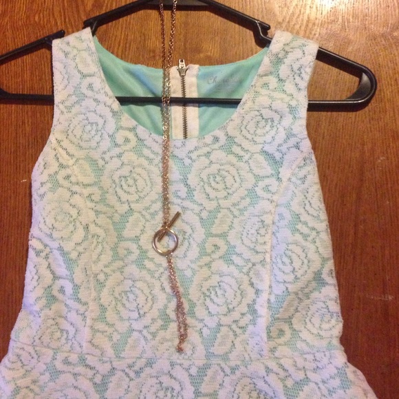 Mint green lace dress w/ necklace - Picture 3 of 4