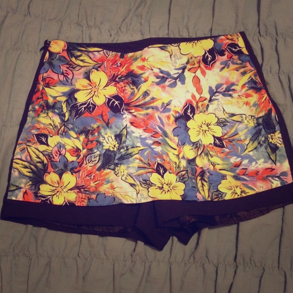 Retro floral skort