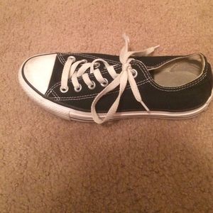 Black converse!