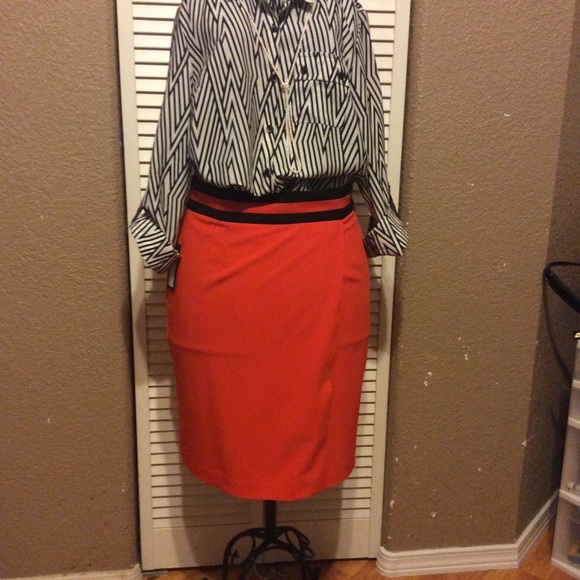 Worthington Pencil Skirt