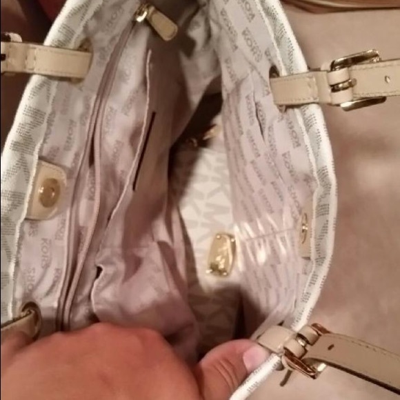 ❌ON HOLD ❌Mk signature jetset - Picture 2 of 2