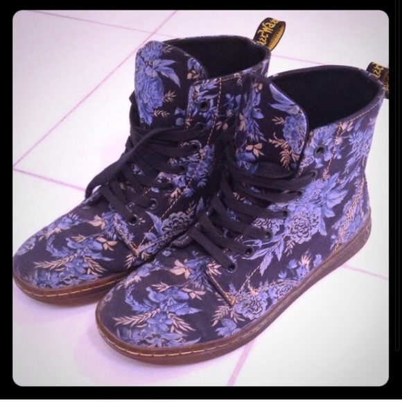 Hackney floral doc martens