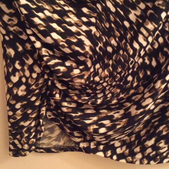 Vince Camuto Drape Neck Stretchy Top S EUC - Picture 3 of 4