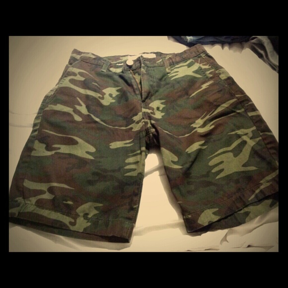 Drifter army fatigue shorts from urban outfitters