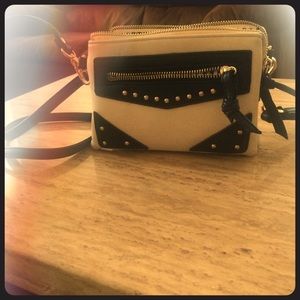Crossover/wristlet bag!