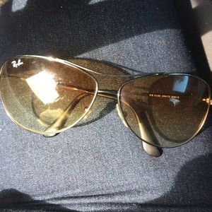 Barely used them. No scratches.