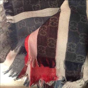 AUTHENTIC GUCCI LOGO PLAID SQUARE SCARF 50”