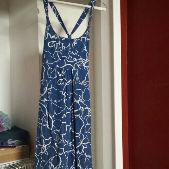 Medium size dress.