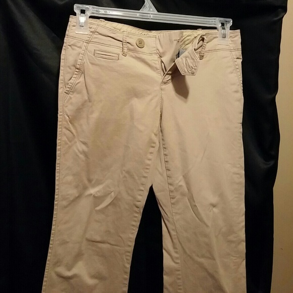 American Eagle kakhis