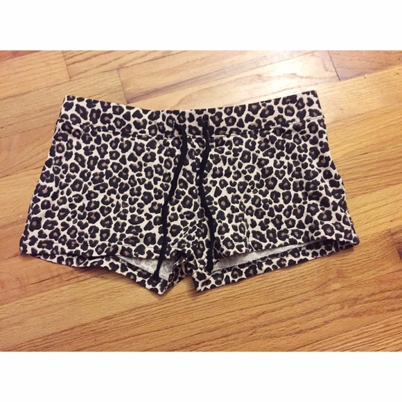 Leopard Print Shorts, H&M🐯💛