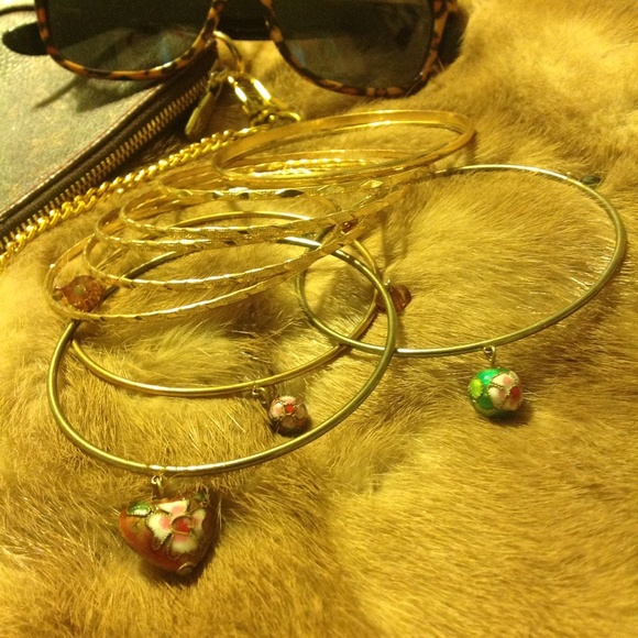 Beautiful Beaded Bracelet Set - Picture 4 of 4