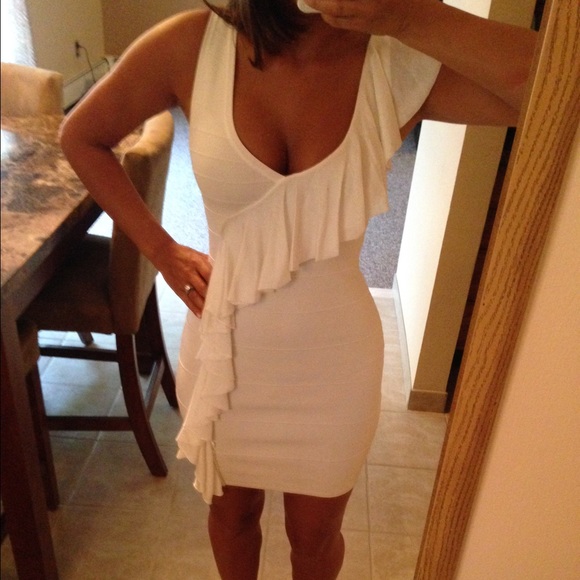 White asymmetrical ruffle bandage dress - Picture 2 of 2